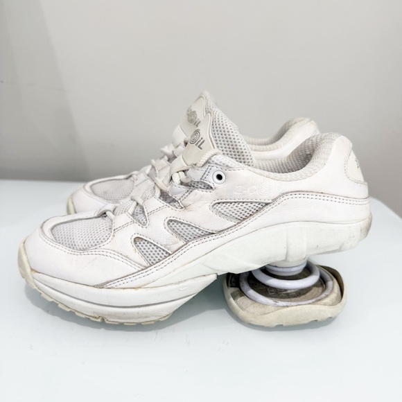 Z COIL Freedom 2000 Classic Shoe White Comfort Pain Relief Work Medical Size 8 - Picture 1 of 12